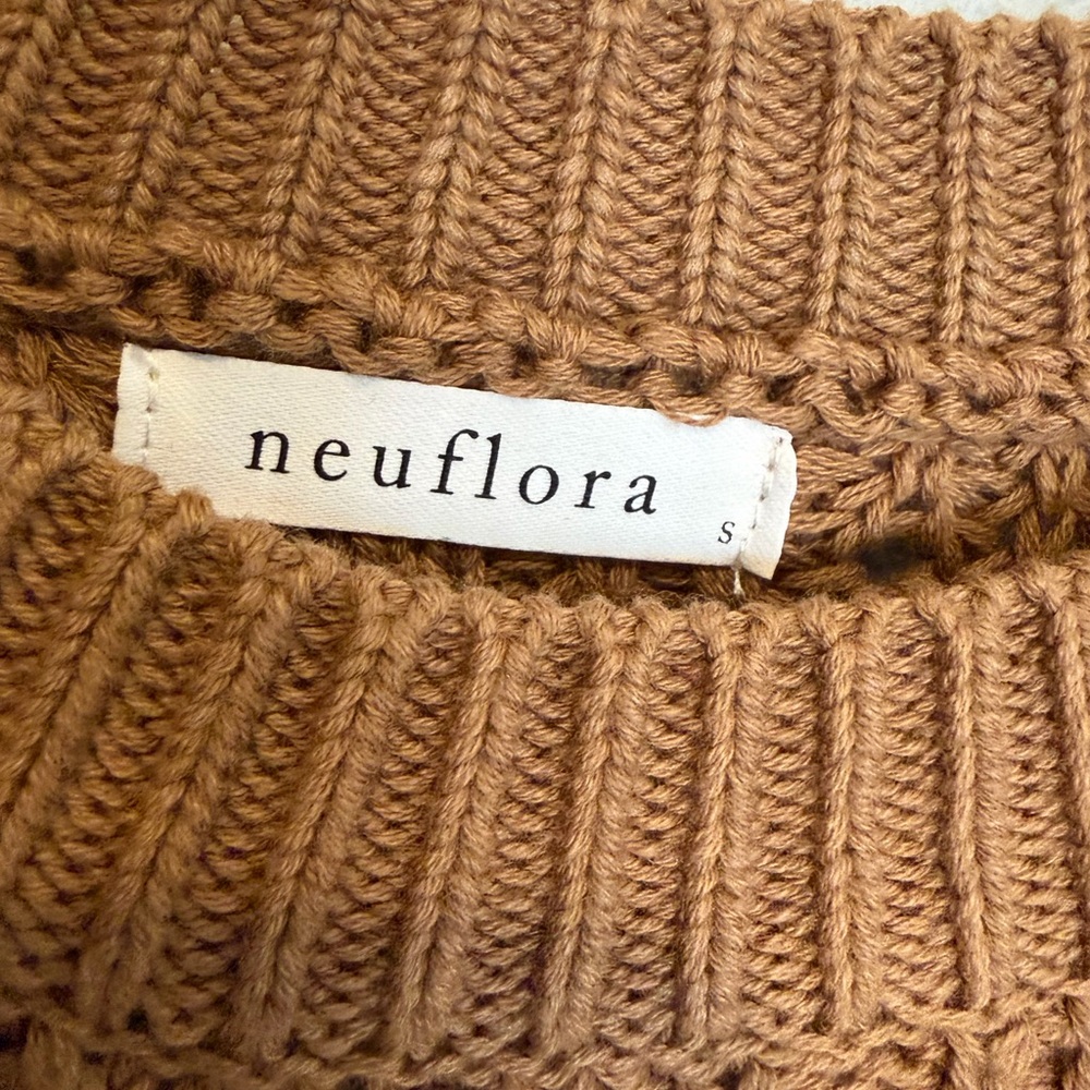 Neuflora Santa Rosa Sweater - Picture 4 of 12